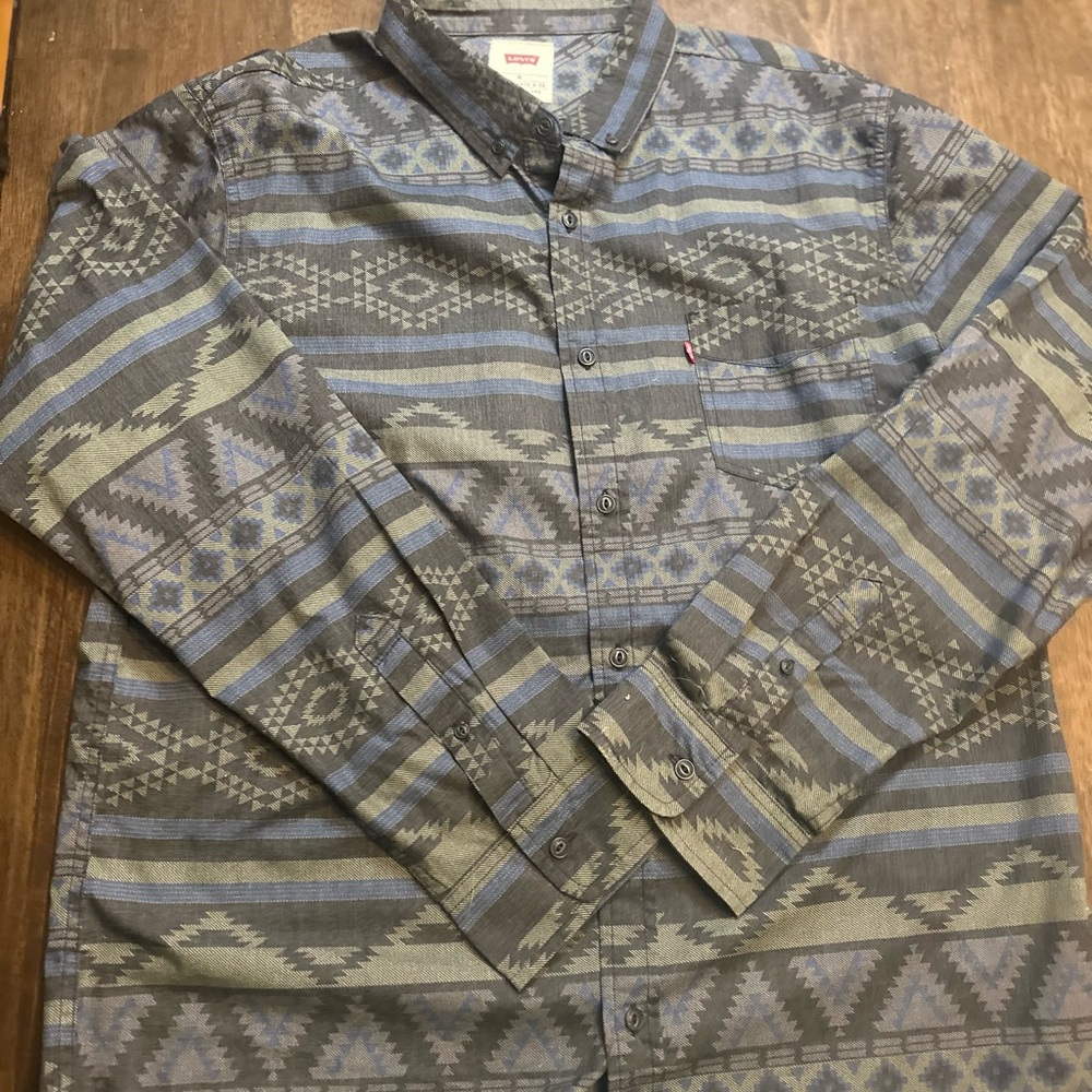 Levi's Patterned Button-Up Shirt men’s XL